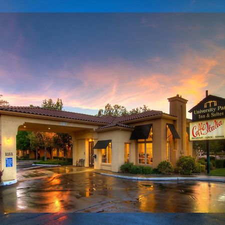 University Park Inn & Suites Davis Bagian luar foto